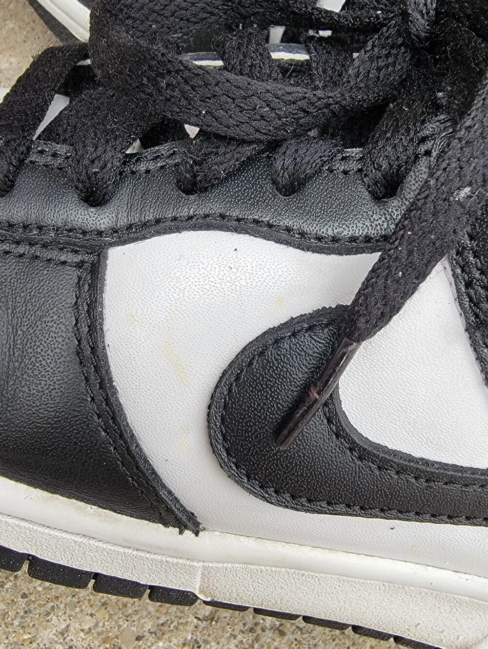 Nike Black White Panda Low Dunk Sneakers Boys/Mens 6Y